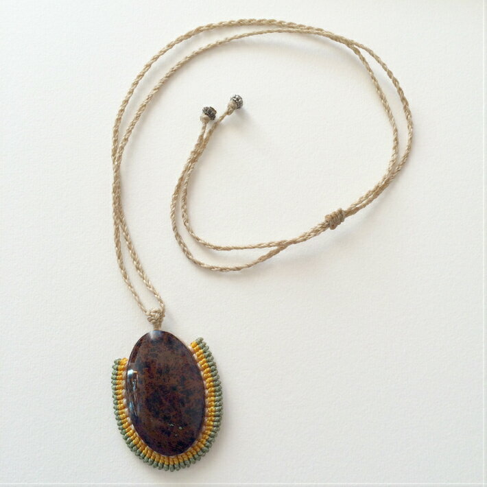 オブシディアンペンダント　十勝石　ネイティブ調　トライバル　マホガニー　黒曜石　メキシコ産　天然石