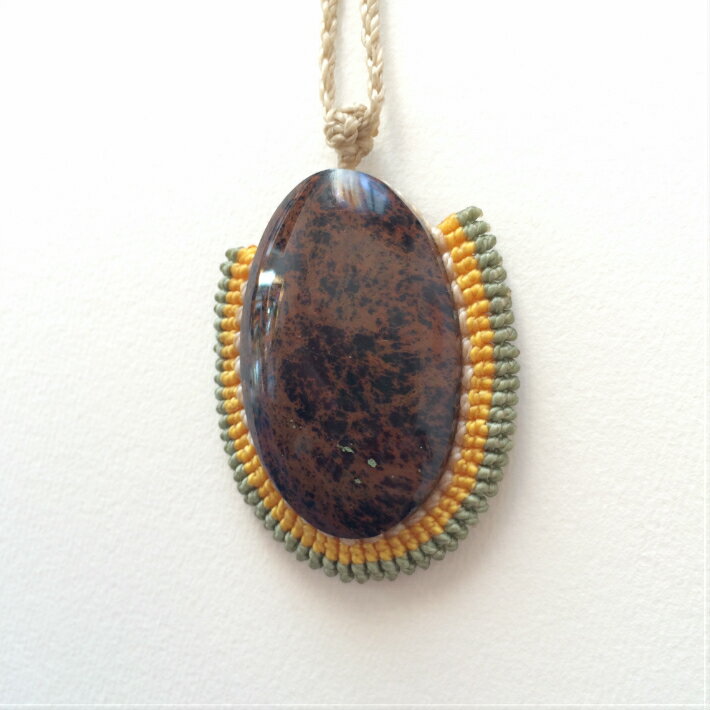 オブシディアンペンダント　十勝石　ネイティブ調　トライバル　マホガニー　黒曜石　メキシコ産　天然石