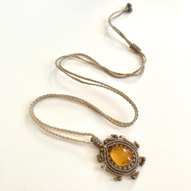 ルース ヒーリングストーンズのアンバーペンダント amber メキシカンアンバー｜アングル3
