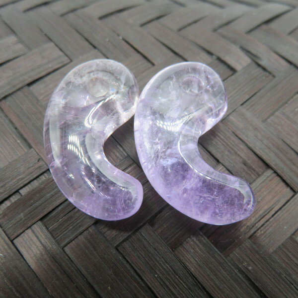 通常価格の20%オフ 勾玉 ラベンダーアメジスト 30×18mm 高品質-AAA 天然石...