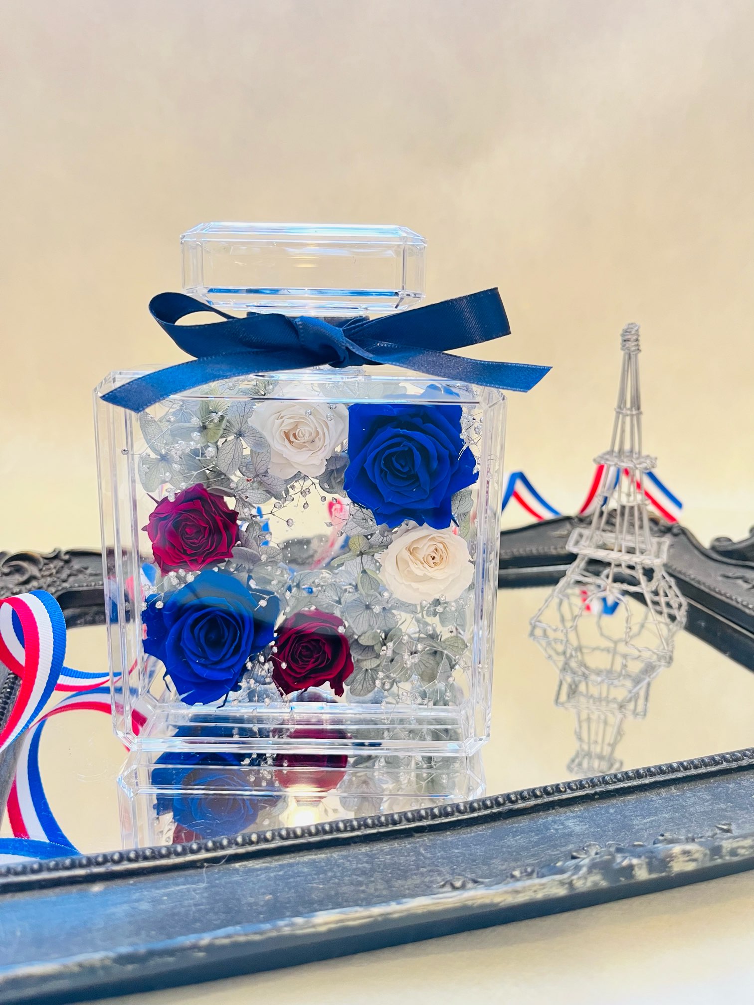 【プリザーブドフラワー】香水瓶　真四角　ギフト プレゼント　お祝い　お誕生日　結婚祝い　母の日　お礼　退職祝い　トリコロール　スーパー SALE半額のサムネイル