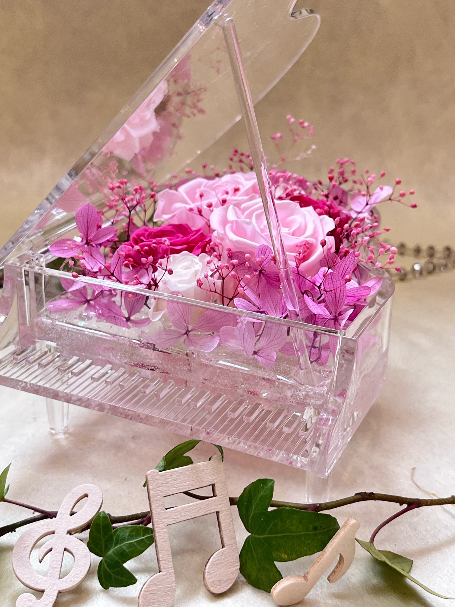 プリザーブドフラワー　ピアノ　ギフト　プレゼント　 発表会　お祝い　お誕生日　結婚祝い　母の日　　卒業　退職　　緑　クリアケース付きのサムネイル