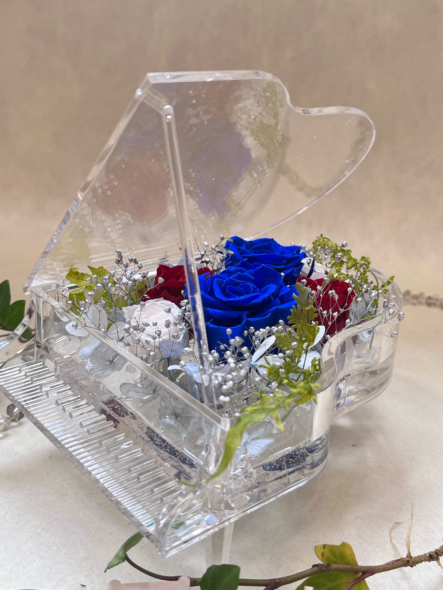 プリザーブドフラワー　ピアノ　ギフト　プレゼント　 発表会　お祝い　お誕生日　結婚祝い　母の日　..