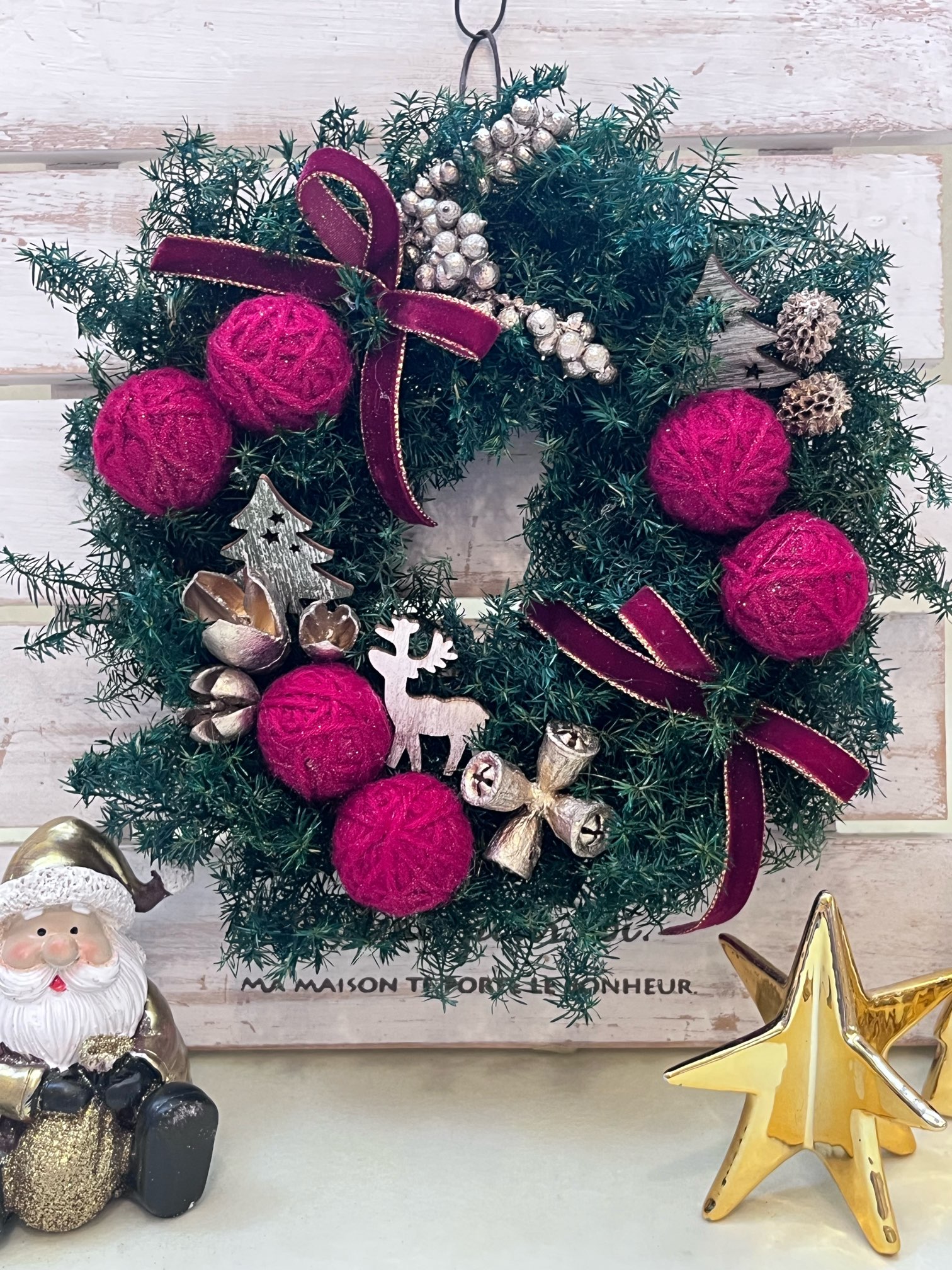 【プリザーブドフラワー】クリスマスリース　ギフト　【限定1個】お誕生日　結婚祝い　出産祝いのサムネイル