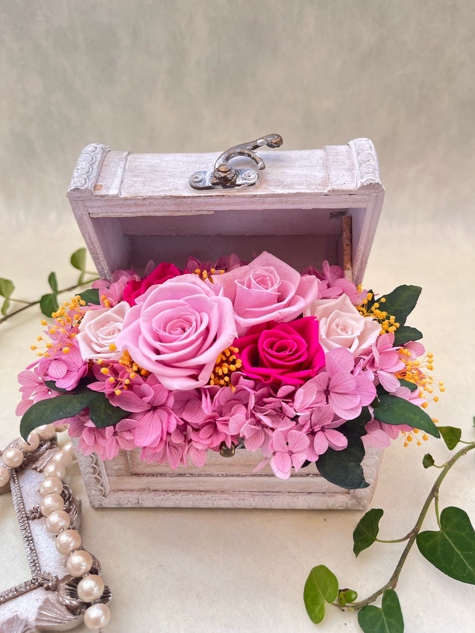 【プリザーブドフラワー】ギフト プレゼント ボックス クリスマス お誕生日 結婚祝い 母の日 敬老の日 退職 卒業 お見舞い ピンク