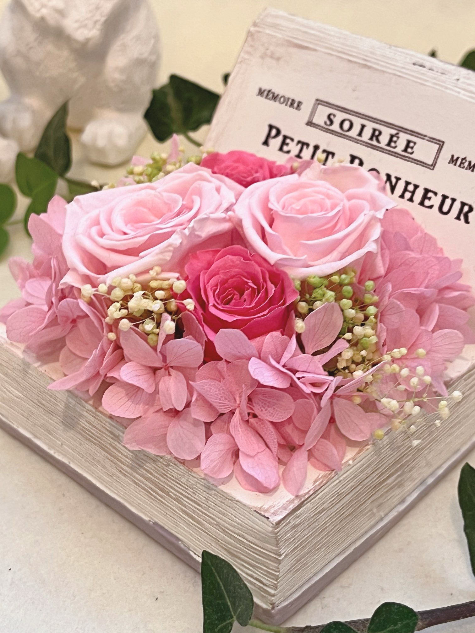 【プリザーブドフラワー】ギフト　お祝い　お誕生日　母の日　結婚祝い　卒業　退職　敬老の日 赤　【3000円ギフト】ピンク