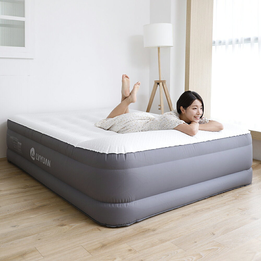 LVYUAN楽天市場店の【高級素材採用｜2年保証 】LVYUAN エアーベッド 枕付き 40cm厚 電動エアーマット 空気ベッド キャンプマット インフレーターマット 自動膨張式 折り畳み収納 超軽量 コンパクト 快適な寝心地 来客用・家庭用・キャンプ用 予備ベッド 電動式ポンプ内蔵 収納袋付き｜アングル2