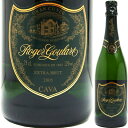 商品名 ロジャーグラート・カヴァ・グラン・キュヴェ　750ml Roger Goulart CAVA GRAN CUVEE Extra Brut 商品説明 インターナショナルワイン・アンド・スピリッツコンペティション 2004　銅賞受賞 柑橘系の新鮮な香りが心地よい、 特定地域で生産される、最高品質のカヴァです。 瓶詰め後、地下30メートル、全長1kmにもなるセラーで、 36〜48ヶ月以上の長期熟成によりきめ細かく、 しっかりとした泡がお楽しみいただけます。 産　地 スペイン/ペネデス アルコール度数 12度 ぶどう品種 チャレッロ、マカベオ、パレリャーダ、シャルドネ 種　類 泡・白/辛口『その歴史を1860年にさかのぼる名門カヴァ生産者』 ロジャーグラートは、その歴史を1860年にさかのぼる、アルト・ペネデスの地方、サント・エステヴェ・セスロヴィレスにある、名門のカヴァ生産者です。 1860年、ナルシス・カナルス・リボットが、深さ10mの広いスペースを有するカヴァ・サン・ジョルディ（酒蔵）を造りましたが、当初の目的は、家族のための食料保管庫でした。 カナルスは、フランスのシャンパーニュで作られる不思議な魅力を持つ飲み物に注目しました。栓をぬくと同時にきらめき起こる細やかなゴールドの泡、 グラスの中で繰り広がる美しい光景、そして口に含んだ時の快い刺激と味わいに魅了されたのです。 そして1882年、伝統を誇り、最も洗練され、そして磨きぬかれたシャンパン製造法に厳格に従い、最初は個人用としてスパークリングワイン造りを試みました。 それが個人的な楽しみから、公のものへと取って代わるまでには、さほどの時間はかかりませんでした。 セラーのあるサン・エステヴェ・セスロヴィレスは、ペネデスの特徴的な品種であるチャレッロのぶどうが多く生産され、長い熟成タイプのカヴァに使用されています。 ロジャーグラートのカヴァは、どれもその年の最高品質のワインを原料とした、特別なヴィンテージ・カヴァです。 カヴァが年月をかけて熟成するには、その元となるワインの品質が何より大事であると考えています。 100年もの間、選びぬかれた何千本ものボトルが眠る、地下30mもの深さのセラーは複雑な構造を持ち、 まるで地球内部を走りめぐる動脈にでも入り込んだような神秘的な錯覚をおこさせます。 そして、ロジャーグラートのカヴァは、本格的なカヴァを求める世界中の愛好家に幅広く親しまれています。 ロジャーグラートのスパークリングワイン、まだまだあります！ ロジャーグラート・カヴァ・ロゼ・ブリュット750ml ロジャーグラート・カヴァ・ロゼ・ブリュット375ml ロジャーグラート・カヴァ・ゴールド・ブリュット750ml ロジャーグラート・カヴァ・グラン・キュヴェ750ml ロジャーグラート・カヴァ・ドゥミセック750ml !--PC販売説明-->