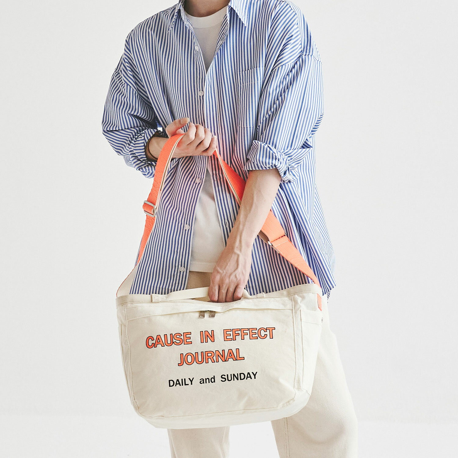  シー NEWS PAPER BAG - L WHITE 日本製 ショルダーバッグ ニュースペーパーバッグ NEWSPAPER BAG KONBU-N