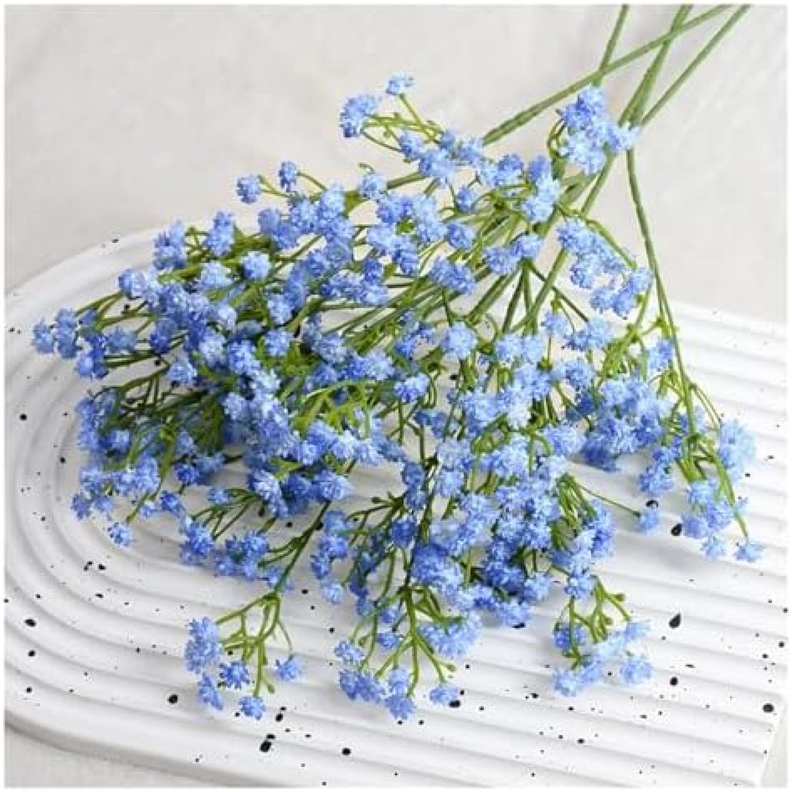 　　　 ◆◇◆売れている秘密◆◇◆ 各造花の高さは約52cmです。 丈夫で安全な素材で作られており、色あせしません。 これらの造花は長期間色褪せたり枯れたりすることがなく、永遠の愛と祝福を象徴しています。 本物の手触りと見た目の人工ギソフィラ。 頭花は絹、茎はプラスチック、白いカスミソウの花です。 シミュレーションフラワーの茎の長さは、需要に応じて調整したり、曲げたり、剪定したりすることができます。 　　　◆◇◆注意事項◆◇◆ご覧のモニターの環境、撮影環境により実物と色味が異なって見える場合がございます。湿った状態で他のものと擦り合わせると色が移る恐れがあります。濃色品の洗濯時は、白色、淡色と分けて洗ってください。説明 真の手触りと外観の人工の花。花の頭はシルク、茎はプラスチックで、白い斑馬柄の花。各花の高さは約52センチ。 長く色あせたりしおちたりせず、永遠の愛と祝福を象徴する人工花。 花の茎の長さは必要に応じて調整、曲げ、切り取りが可能。頑丈で安全な材料で作られ、色あせしません。 美しい外観と手触りのリアルな人工花。花の鮮やかな色合いはどんな部屋にも華やかさを添えます。 花の質感とデザインは本物に負けず劣らず、いつまでも美しさを楽しめる人工花のセット。