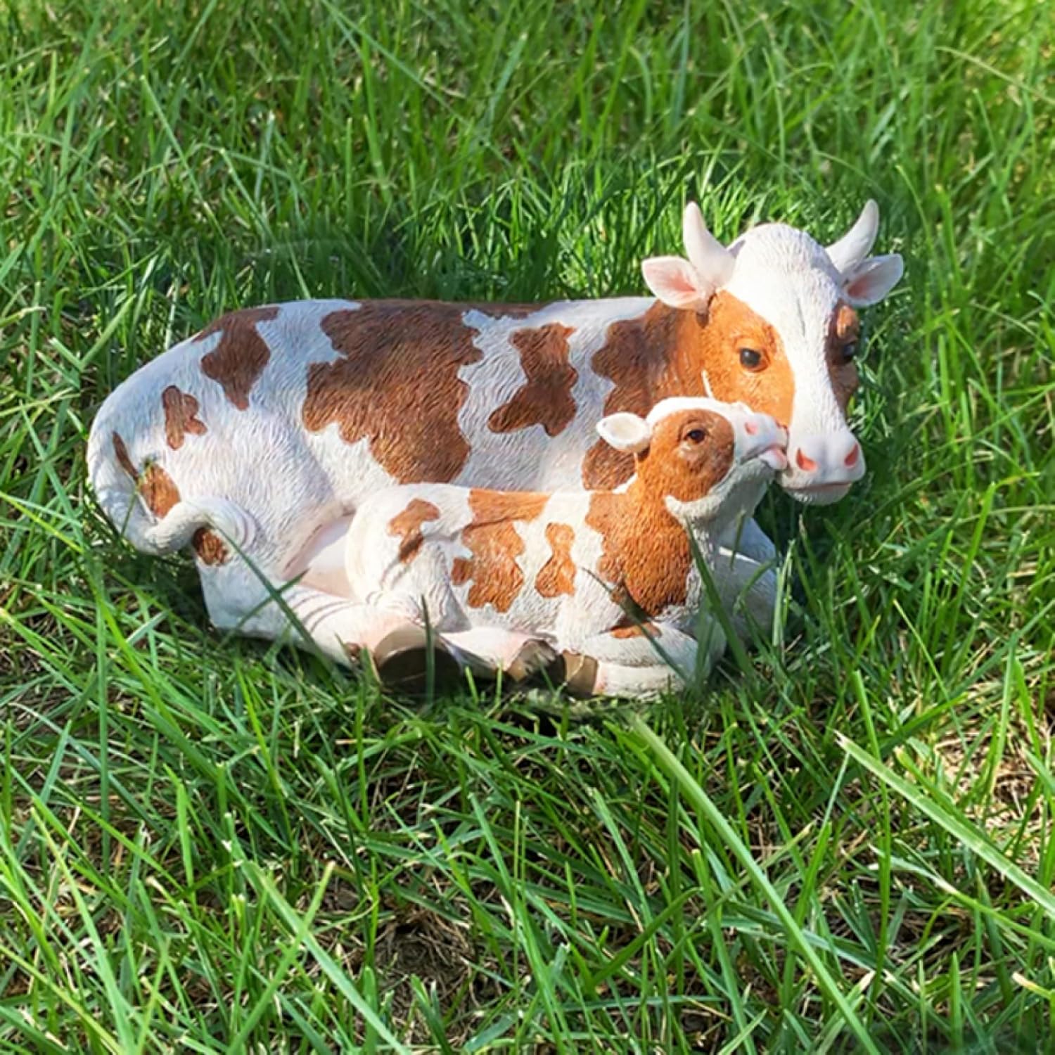 庭の飾り屋外動物 庭の彫像牛 かわいいいたずら独特のミニ樹脂 ガーデンオーナメント うし 置物 デコレーション ガーデンオブジェ 玄関 飾り 黄色 装飾 庭アート飾り 屋外の彫刻の装飾 ウサギのオブジ