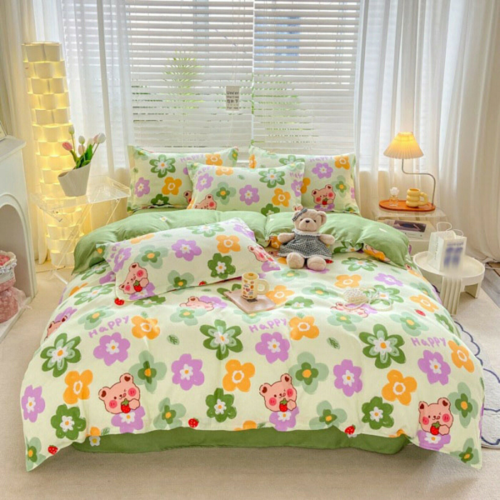 　　　 ◆◇◆売れている秘密◆◇◆ 【内容と仕様】（シングル）：掛け布団カバー150*200cm、フラットシーツ200*230cm、枕カバー48*74cm*2枚 （セミダブル）：掛け布団カバー180*220cm、フラットシーツ230*230cm、枕カバー48*74cm*2枚 （ダブル）：掛け布団カバー200*230cm、フラットシーツ230*240cm、枕カバー48*74cm*2枚 【超柔らかいタイプ】一般的な掛け布団カバーと比べると、高密度の生地を厳選し、表面にピーチスキン加工を施し、薄起毛による風合い豊かでなめらかでしっとりとした肌触りに仕上げました。 【加工方法】活性プリントの加工方法を利用して、耐変色性が強いです。季節を問わず使用でき、夏にはサラサラすべすべで、冬にはすぐに体温が寝具に伝わり気持ちは良いです。 【丸洗いOK】ご家庭でのお洗濯可能（洗濯機で丸洗い、手洗いできる）。軽量で持ち運びやしい、一般的な綿を使った肌掛け布団に比べると乾きが早く、汗をかきやすい季節でも気軽に洗えて清潔にお使いいただけます。 【滑らかな触感】蒸し暑い夏を、冷感なレーヨン寝具カバーセットでお楽しみください。写真と全く同じなめらかな質で、たれ感があります。ツルツル素材で、肌に優しく、一度体験したら忘れられない感触です。 　　　◆◇◆注意事項◆◇◆ご覧のモニターの環境、撮影環境により実物と色味が異なって見える場合がございます。湿った状態で他のものと擦り合わせると色が移る恐れがあります。濃色品の洗濯時は、白色、淡色と分けて洗ってください。説明 【ご来店ありがとうございます】 ※購入前に慎重にサイズをお選びくださいますようお願いいたします。 ※フラットシーツのサイズは実際のベッドサイズより大きく測ってお選びください。 ※ご使用前には一度お洗濯をしてください。 【丸洗いOK＆着脱が簡単】 布団カバーは入り口部分は開閉しやすいファスナータイプ。お洗濯時のカバー交換も楽々とできます。 冬でも寝ている時は意外と汗をかいています。だからお手入れも簡単な方がいいです。お家での洗濯機で簡単に洗えるので、いつも清潔に保ちます。 【洗濯方法】 ※洗濯機で洗えます。何度も洗濯機で気軽に洗えるので、いつでも清潔と快適に保てます。 ※長くご愛用いただくためには、乾燥機や漂白剤の使用をできるだけお避け下さい。 ※生地に負担をかけ、色ちゃや毛羽立ちの原因にもなります。 ※濃い色のものと一緒のお洗濯にもお避け下さい。 【ご注意】： ▼サイズが手測りですので、多少の誤差があり、あらかじめご了承ください。 ▼商品写真はできる限り実物の色に近づけるよう加工しておりますが、お客様のお使いのモニター設定、お部屋の照明等により実際の商品と色味が異なる場合がございます。 ▼この商品は海外倉庫より直送のため、発送後7-10日前後にお届けします。 ※もし、商品について何が質問があれば或いは届けた商品には何が問題があれば、メールで連絡してください。平日9:00-18:315に返事いたします。よろしくお願いします。