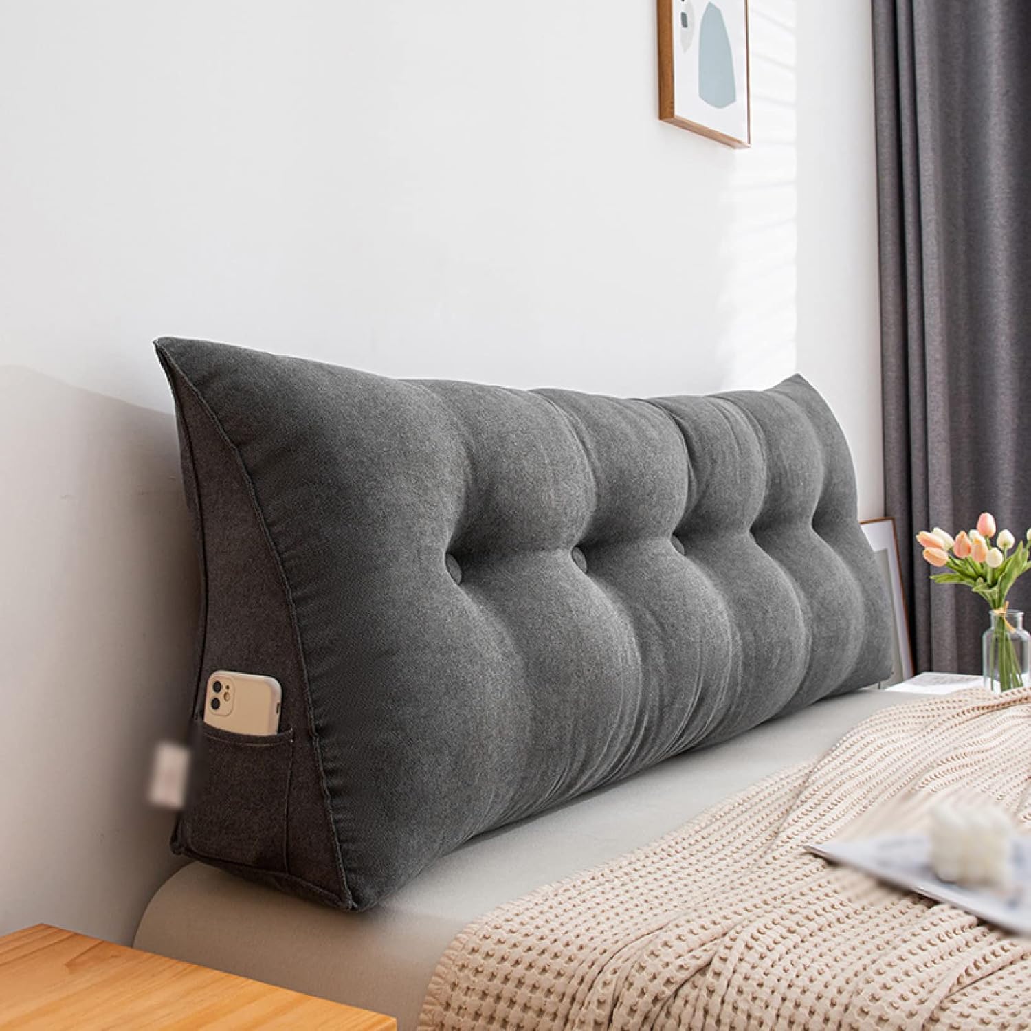 　　　 ◆◇◆売れている秘密◆◇◆ 【商品サイズ】：60*50*20cm 80*50*20cm 100*50*20cm 120*50*20cm 150*50*20cm 180*50*20cm、ジッパーのデザインは、全体として取り外すことができ、安心してご使用ください。使いに便利です！ 【素材】：生地もワタも弾性のある素材で、抱き枕が身体に合わせてくれるので、身体にフィットし、気持ちいい感触です、抱きつくだけて自然に安心感や抱擁感を得らます。毛足の短い通気性の良い生地のため，季節を問わずオールシーズン快適にお使いいただけます。 【使用場合】：男の子、女の子、女性、男性、ティーンエイジャー、母親、父親、祖母、祖父、春、夏、秋、冬に最適です。三角形のクッションは、椅子、ソファ、ベッド、フローティングウィンドウ、寝室などに最適な家の装飾です。ポータブルで耐久性があり、用途が広い。 【人間工学に基づいて設計】：人間工学に基づいて設計されており、整形外科の痛みを和らげるのに役立ちます。背もたれクッションが肩、背中、腰をやさしく支え、胴体と体を持ち上げ、ベッドやソファで読書をするときに常に最高の直立姿勢を維持できるようにします。 【洗濯】：本商品は手洗いにてお洗濯ができます。お洗濯後は速やかに形を整えて、直射日光をさけて陰干ししてください。中材の乾燥が十分でないとカビなどが発生する原因になりますので、乾燥は十分に行ってください。 この度はご愛顧いただきまして誠にありがとうございます。 当店の納期については、海外発送のため、通常のお届けに8〜10日ほどお時間をいただいております。 配送経路の混雑状況や悪天候などの不測の事態が発生した場合、納期が延びる場合があります。 ご理解をお願いします。 　　　◆◇◆注意事項◆◇◆ご覧のモニターの環境、撮影環境により実物と色味が異なって見える場合がございます。湿った状態で他のものと擦り合わせると色が移る恐れがあります。濃色品の洗濯時は、白色、淡色と分けて洗ってください。説明 -