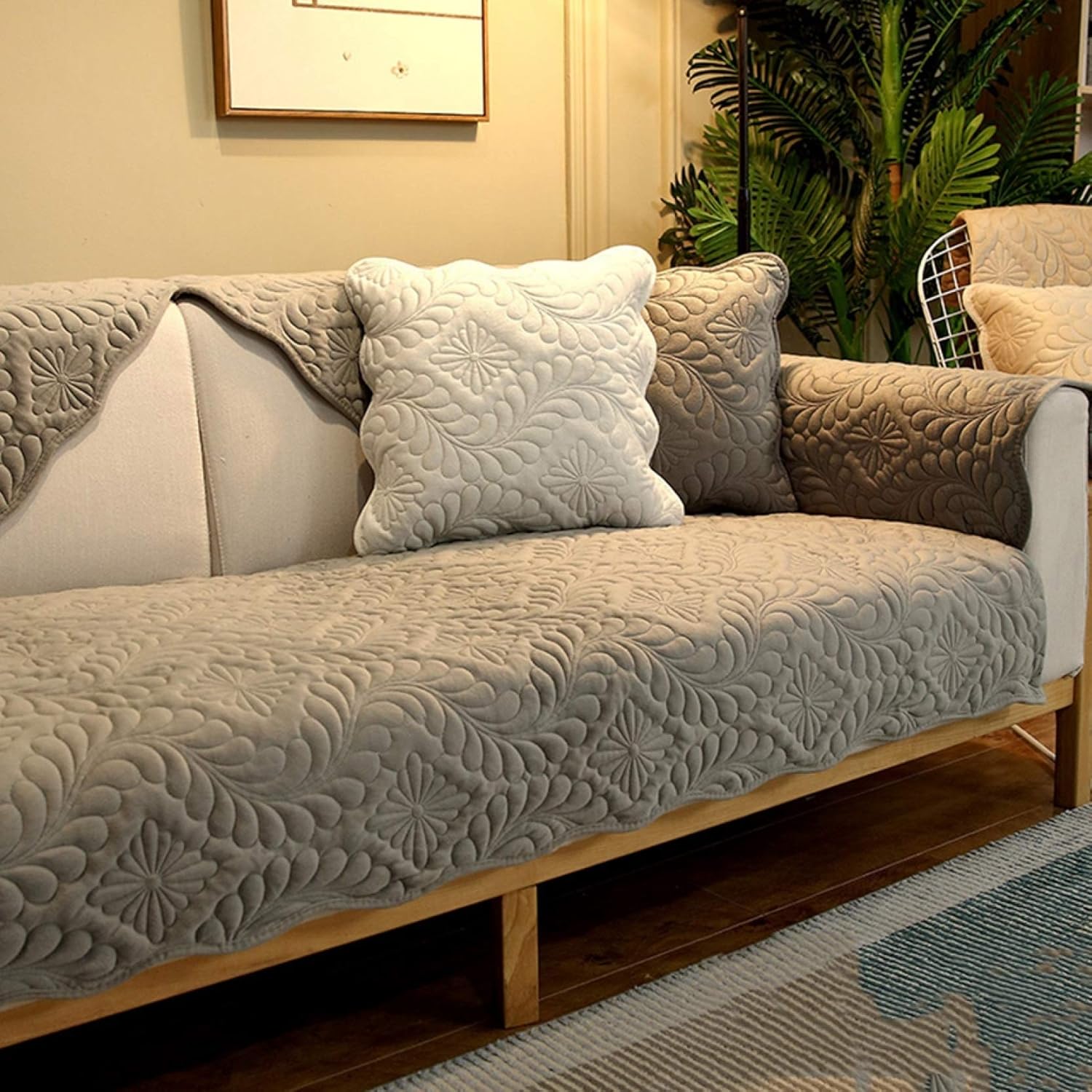 　　　 ◆◇◆売れている秘密◆◇◆ 【サイズ】70*70cm 　70*150cm　 70*180cm　 70*210cm　 90*70cm　 90*90cm　 90*120cm　 90*160cm 　90*180cm 　90*210cm　 90*240cm　 110*110cm　 110*160cm 　110*180cm 　110*210cm　 110*240cm　 A45*45cm（抱き枕カバー1枚）　 B45*45cm（抱き枕1枚）　　 1pc(セットではありません)で販売しています。好きな色とサイズをご自由に選んで、組み合わせてください。 【存在感溢れふソファカバー】カラフルな生地で、日常生活もより明るく、より鮮やかに。見ているだけで明るく気分になれます。【やさしい座り心地】リラックスに安心感もプラス。清潔感があり、肌触りの良い生地。使う季節を問いません。【防水】防水性に優れた素材を使用し、ペットの爪による傷、万が一の際の汚れから、ソファを守ることができるカバーです。ペットは飼わなくても、日常生活に使える多機能ソファカバーです。 【多用途】1ピースのみで、ソファカバーではなく、いろんな家具を飾ることができます。出窓や床に敷いてラグやマットになり、使い方はゆかたで、くつろぎ生活を楽しめるマルチカバーです！各種類の革製ソファーと布製ソファーに適用します。肘付きソファーと肘なしソファーとも対応できます！ 【デザイン】裏側は滑り止めの顆粒生地で、ズレにくく、使い便利です！手洗いも洗濯機で洗ってもOK、四季通用できるのソファカバーです！ご使用のソファーに掛けるだけで汚れや傷を防止します。とても柔らかい、心地よい感触が得られます。それに、細かいキルティングを施しているので中わたの寄りを抑え、型崩れしにくく、丈夫でしっかりとしています。 【通用】四季節も通用でき?防塵?キズ防止などの機能あり?マルチカバーでソファーをしかっりと保護できます。抜群の伸縮力でソファカバーが変形しにくい、簡単に着脱でき、洗濯可能、各種類の革製ソファー、布製ソファー、肘付きソファーに適用します。　　　【適用対象】ソファーカバー適用場所：家、オフィス、レストラン。適用対象：大中小型犬、猫、ウサギ、子供。 　　　◆◇◆注意事項◆◇◆ご覧のモニターの環境、撮影環境により実物と色味が異なって見える場合がございます。湿った状態で他のものと擦り合わせると色が移る恐れがあります。濃色品の洗濯時は、白色、淡色と分けて洗ってください。説明 -