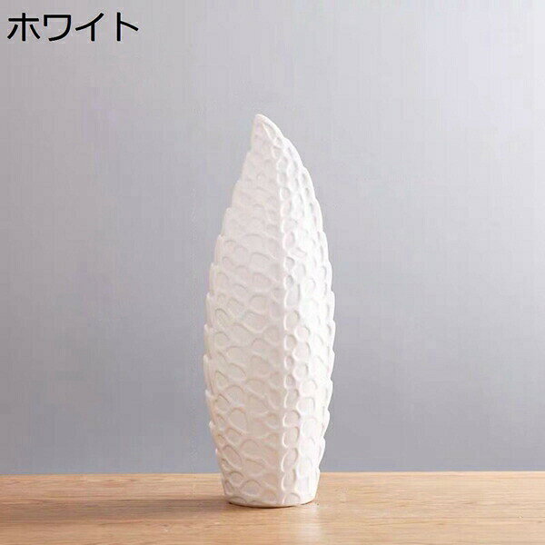 白い花瓶　葉型　陶磁器　セラミック　陶芸　花立て　華瓶　花器　花入れ　花生け　客間　リビングルーム　茶室　テーブル　置物　飾り　装飾品　ミニマリズム　シンプルモダン　おしゃれ