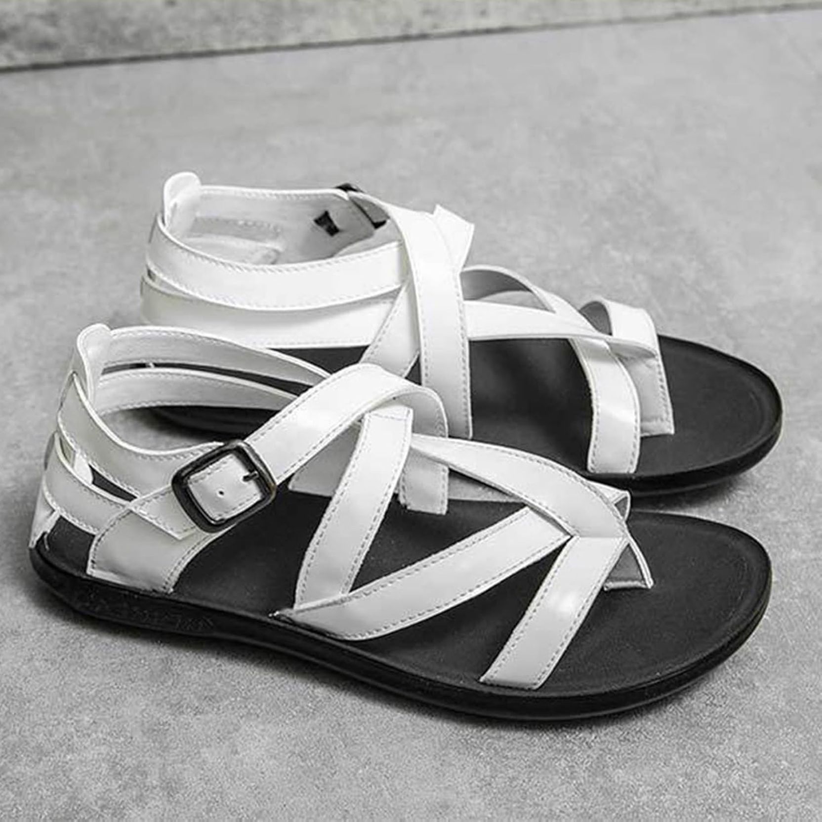 メンズ ストライプサンダル ビーチサンダル コンフォート カジュアル 軽量 夏 トングサンダル フラット 防滑 ドライビングシューズ 通気性 男性用 大きいサイズ おしゃれ ウォーキングサンダル