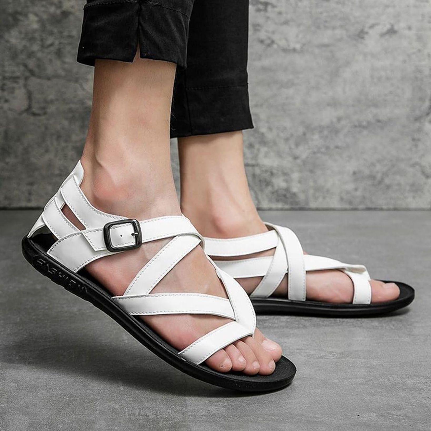 メンズ ストライプサンダル ビーチサンダル コンフォート カジュアル 軽量 夏 トングサンダル フラット 防滑 ドライビングシューズ 通気性 男性用 大きいサイズ おしゃれ ウォーキングサンダル