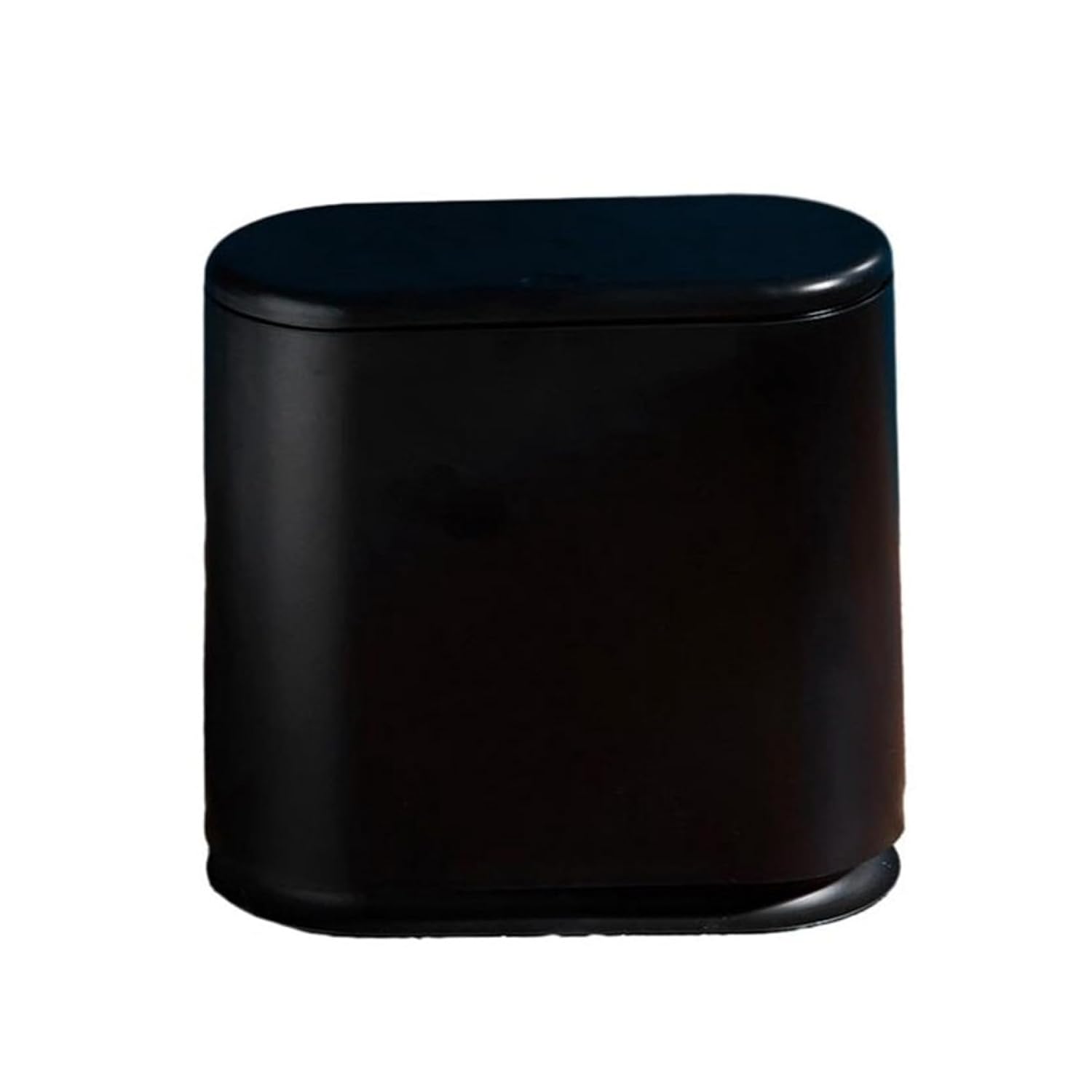 　　　 -------商品詳細------- 【ゴミ箱仕様】：サイズ：幅32.5cm×奥行15cm×高さ32cm、容量約：12L、カラー：ブラック、メイン素材：プラスチック。ふた付きのゴミ箱は、ゴミの匂いを覆い、新鮮で清潔な香りの家とより健康的な空気を求めています。 【プッシュ式のデザイン】：ふた付きのゴミ箱、ふたのボタンを押すだけで開閉します。フタは密閉されており、臭いの逃げを効果的に防ぐことができます、夏の高温による嫌な臭いを避けてください。さらに、見苦しいビニール袋や見苦しいゴミを隠して、整頓された家庭環境を維持することができます。 【音無し】：ゴミ箱はダンパースローダウン技術を使用し、蓋をゆっくりと下げることができ、刺激的な音を避けるために蓋を静かに閉じることができます。それを使用するときにあなたの家族の他の人を邪魔することを心配する必要はありません。 【お手入れが簡単】：ダストボックスの本体は水や汚れに強い素材で、水に濡れたときでも、汚れてしまった時でも、サッと拭き取りできます。必要に応じて、インナーバレルを水ですばやくすすぐことができます。もちろん、丸洗いも大丈夫だから、洗えることで、いつでも清潔をキープ。 【様々なシーンで活躍】：コンパクトなデザインのゴミ箱は、寝室、居間、浴室、化粧台、オフィス、子供部屋など、さまざまな場所で使用されています。トイレの横、ソファの横、ベッドの横、テーブルの下などにゴミ箱を置くことができます。スペースをより極端に使用して、整頓しましょう。説明 【商品データ】サイズ：幅32.5cm×奥行15cm×高さ32cm容量約：12Lカラー：ブラックメイン素材：プラスチック【プッシュ式】ふた付きのゴミ箱、ふたのボタンを押すだけで開閉します。フタは密閉されており、臭いの逃げを効果的に防ぐことができます、夏の高温による嫌な臭いを避けてください。さらに、見苦しいビニール袋や見苦しいゴミを隠して、整頓された家庭環境を維持することができます。【特徴】1.《高品質素材》：ゴミ箱はプラスチックでできており、ゴミ箱のライフサイクルを長く耐久性のあるものにするために高い強度を備えています。表面が滑らかで耐食性があり、お手入れも簡単です。2.《フタ付きデザイン》：ふた付きのゴミ箱は、ゴミの匂いを覆い、新鮮で清潔な香りの家とより健康的な空気を求めています。3.《音無し》：ダンパースローダウン技術を使用し、蓋をゆっくりと下げることができ、刺激的な音を避けるために蓋を静かに閉じることができます。それを使用するときにあなたの家族の他の人を邪魔することを心配する必要はありません。4.《お手入れが簡単》：ダストボックスの本体は水や汚れに強い素材で、水に濡れたときでも、汚れてしまった時でも、サッと拭き取りできます。必要に応じて、インナーバレルを水ですばやくすすぐことができます。もちろん、丸洗いも大丈夫だから、洗えることで、いつでも清潔をキープ。【適用範囲】コンパクトなデザインのゴミ箱は、寝室、居間、浴室、化粧台、オフィス、子供部屋など、さまざまな場所で使用されています。トイレの横、ソファの横、ベッドの横、テーブルの下などにゴミ箱を置くことができます。スペースをより極端に使用して、整頓しましょう。【ご注意】1.ご購入前に、仕様をよくご確認ください。2.光撮影やディスプレイによって、実際の商品の色やサイズとウェブサイトの色やサイズが若干異なる場合があるかもしれませんので、ご了承ください。