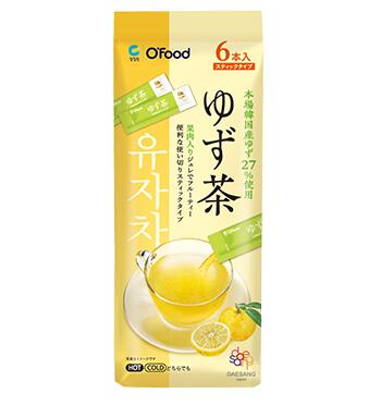 ・商品名：ゆず茶（スティックタイプ）156g（26gx6本） ・本場韓国産ゆず27%使用。ゆずの果実感がしっかり感じられて、汎用性の高いスティックタイプのゆず茶です。 お湯に溶かして飲むのは勿論、パンの上にのせたり、菓子材料などにももってこ...