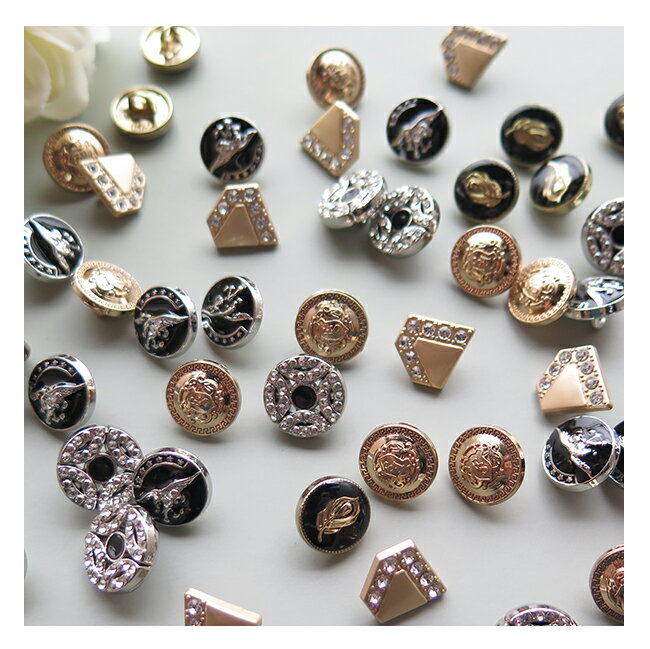 【10%OFFクーポン配付中】ミニメタルボタン2個セットメール便対応 ヴィンテージボタン ビンテージボタン コートボタン カフス ハンドメイドアクセサリー アクセサリーパーツ ハンドメイド材料 手芸 洋裁 裁縫 ソーイング シャツ