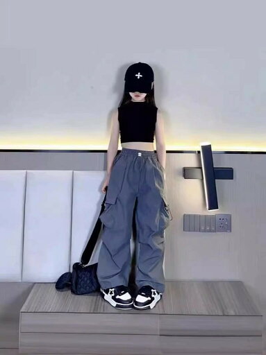 女の子カーゴパンツ👖薄手&涼感💨動きやすいジョガーパンツ🎶ストリート系コーデにぴったり!中大童向けのトレンドアイテム🔥 女の子カーゴパンツ👖薄手&涼感💨動きやすいジョガーパンツ🎶ストリート系コーデにぴったり!中大童向けのトレンドアイテム🔥