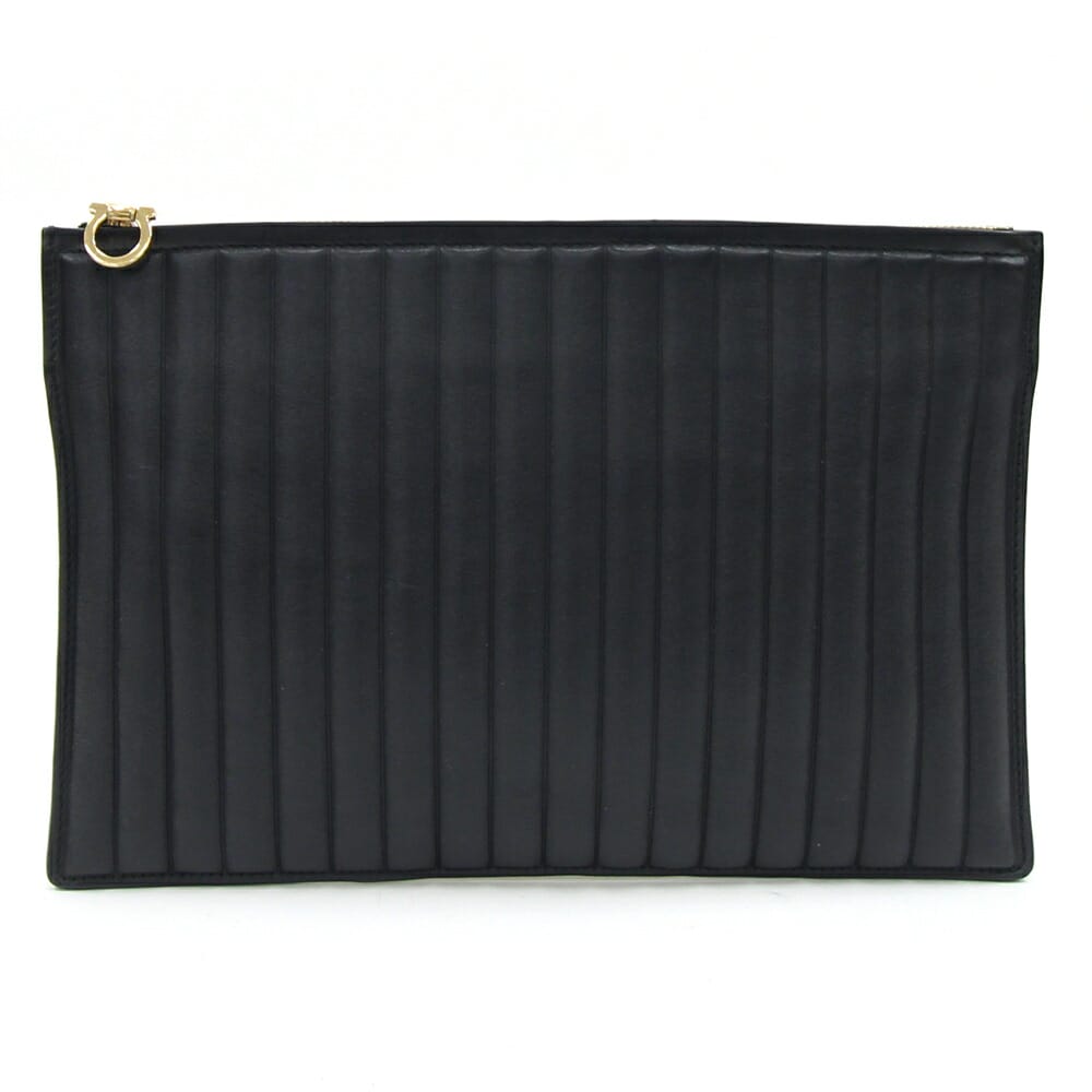 フェラガモ クラッチバッグ 21 F210 ブラック ゴールド金具 レザー 中古 フラットポーチ レディース 女..