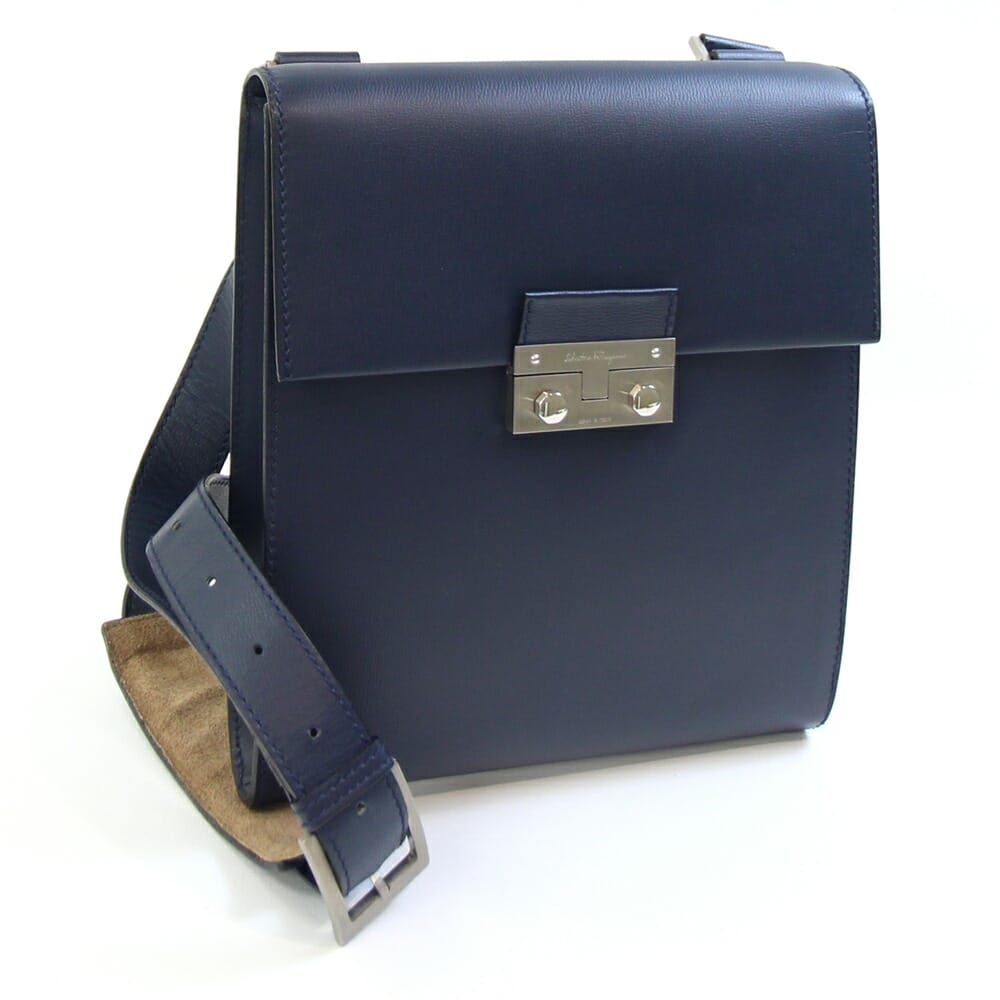 フェラガモ ショルダーバッグ 21 1537 ネイビー レザー 中古 斜め掛け クロスボディ ロゴ 鞄 メンズ 男性 Salvatore Ferragamoのサムネイル