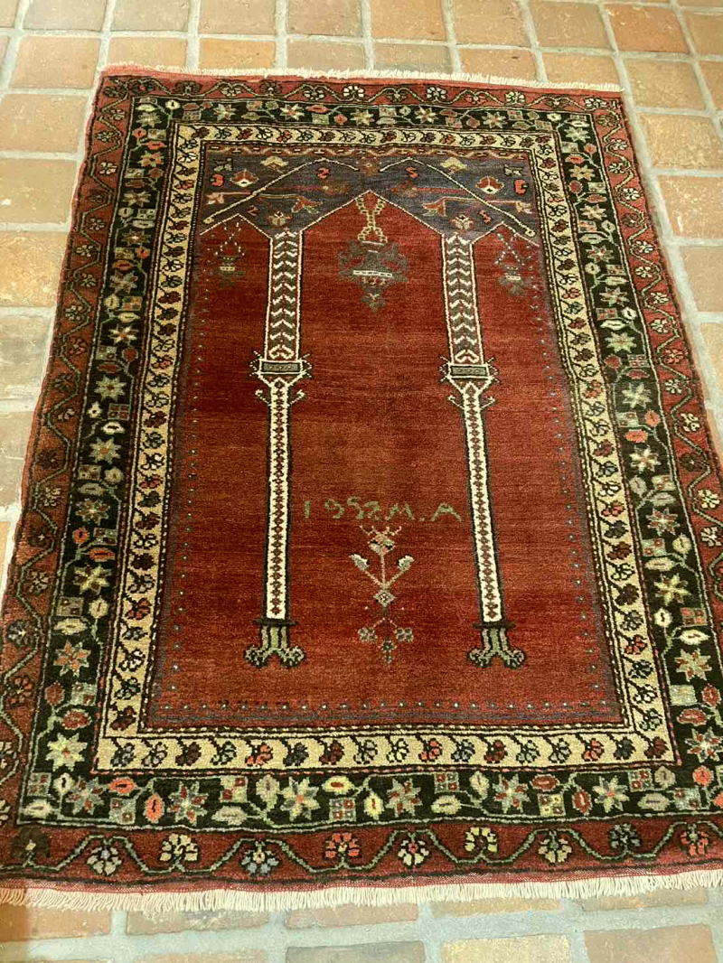 オールドじゅうたん コンヤ産 144x106cm ソファ前サイズ　キリム カーペット 絨毯 ラグ オールドキリム インテリア アンティーク ヴィンテージ トライバル おうち時間 プリミティブ トルコ ターキッシュ 手織 ウール ギフト 一生もの 送料無料