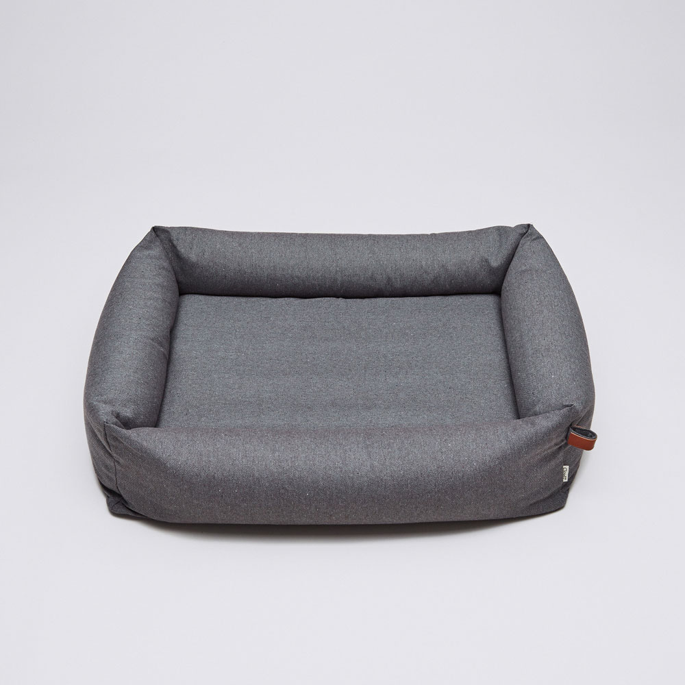 【DOG BED SLEEPY DELUXE　XL】 ドイツ製　犬用ベッド　大型