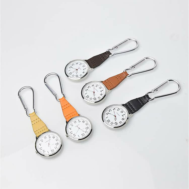 シーリングShop 楽天市場店の懐中時計 キーホルダー時計 ナースウォッチ おしゃれ ハングウォッチ カラビナウォッチ 防水 フックウォッチ 丸型 カラビナ アナログ 合金 男女兼用 メンズ レディース キーホルダーウォッチ シンプル ダイヤル｜アングル3