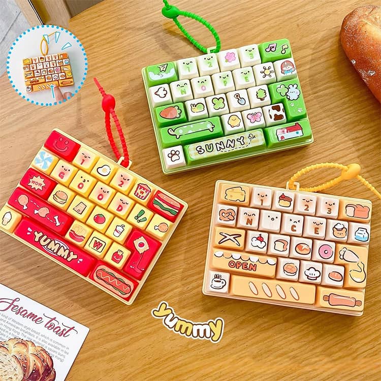 キーボード キーボード キーホルダー ランドセルチャーム おもちゃ 暇つぶし 26キー グッズ 手遊び 無限 減圧 バッグチャーム ボタン 握る ストレス解消 ストレス発散 スクイーズ 大人 子供 キーボードキーホルダー プッシュトイ キー押し パン 食パン 食べ物 m-si-ring-10010158 シーリングShop 楽天市場店 サンプル画像2