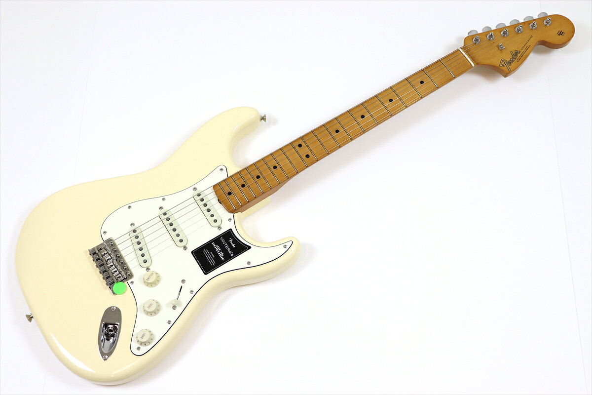 松田楽器天のFender　Vintera III Late '60s Stratocaster, Maple Fingerboard, Olympic White [MX26015017]｜アングル2