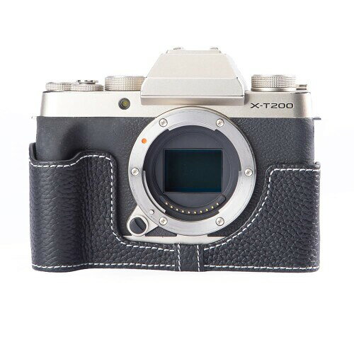 DBZZ 本革製ハーフケース, 黒色 FUJIFILM X-T200用 対応機種:Fujifilm x-t200専用。実機データに基づき型取りを行い、機体にフィットし、ガタツキなく安定した使用感を実現、日常使用や持ち歩きに安心 選ばれた素材:外部は高品質頭層牛皮を使用。手触りが柔らかく、日常の小さな衝撃から機体を守り、防塵・防傷・防汗にも有効。内部はマイクロファイバー素材で、柔らかさが機体の摩耗を防止 手作り仕上げ:手作業による切断、成形、縫製を行うことで、機体へのフィット感を確保。実用性と手作りの温かみ(美感)を両立させています 配慮したデザイン:底部にバッテリー倉用の開口部と三脚ネジ穴を予め設け、三脚と直接接続可能で時間を節約できる。頻繁な取り外しが不要で、インターフェース、バッテリー、画面、ボタンは全て無阻害で使用可能。撮影の最良のパートナーとなります ギフトに最適: 日常使用や屋外撮影から長距離旅行まで、あらゆる撮影ニーズに適しており、個人使用にもギフトにも最適な実用的なアイテムです 適用Fujifilm x-t200、リアルカメラデータを採用したデザイン、保護ケースがしっかりとフィットし、ずれたり緩んだりしないことを保証します 便利なベースオープニングバッテリーコンパートメントと三脚に直接接続するためのネジ穴が設計されており、撮影時間を節約します 絶妙な質感のトップグレイン牛革で手作りされており、カメラを保護しながら外観を飾り、柔らかいマイクロファイバーの裏地が日常の衝突や摩耗からカメラを保護します 日常使用でレザーケースを取り外す必要がなく、すべてのポート、ボタン、画面、バッテリーコンパートメントに自由にアクセスできます 製品内容には以下が含まれます:カメラケース*1 商品コード59081565553商品名DBZZ 本革製ハーフケース, 黒色 FUJIFILM X-T200用型番088カラーブラック※他モールでも併売しているため、タイミングによって在庫切れの可能性がございます。その際は、別途ご連絡させていただきます。※他モールでも併売しているため、タイミングによって在庫切れの可能性がございます。その際は、別途ご連絡させていただきます。