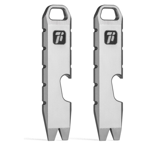 TIMULTI チタン マルチツール ミニバール EDC プライバー 小型 ポケット ツール 栓抜き キーホルダー 工具 (ミニ/フラット 2個) チタン製:この小型チタン マルチツール、高品質のチタン合金で作られており、高い強度と軽量性を兼ね備え、優れた耐腐食性と耐熱性を有しているため、さまざまな使用シーンで信頼性のある性能を発揮します。 多機能ツール: ミニポケットツールは、栓抜き、ボックスオープナー、ミニバール、ネイルプーラーとして使用でき、1 つのツールで複数のニーズを満たし、スペースを節約し、日常使用や屋外活動に適しています。 ミニで頑丈: サイズは約 4.5 x 1 x 0.36 cm、重さは約 4.9 グラムで、コンパクトで軽量、普通の家の鍵よりも小さいです。一体構造で、丈夫で壊れにくく、耐久性に優れています。 携帯用 ミニ バール: ポケットやバックパックに入れたり、キーチェーンに掛けたりするのに便利で、いつでもどこでも簡単に使用でき、アウトドアスポーツ、旅行、日常生活に最適なパートナーです。 スタイリッシュで実用的なツール:シンプルでありながらスタイリッシュなデザインと実用的な多機能性を兼ね備えたこのEDC プライバー、単なるツールにとどまらず、おしゃれな携帯用装備となり、ギフトや自分用にも最適です。 チタン製:この小型チタン マルチツール、高品質のチタン合金で作られており、高い強度と軽量性を兼ね備え、優れた耐腐食性と耐熱性を有しているため、さまざまな使用シーンで信頼性のある性能を発揮します。 商品コード59082368340商品名TIMULTI チタン マルチツール ミニバール EDC プライバー 小型 ポケット ツール 栓抜き キーホルダー 工具 (ミニ/フラット 2個)型番TXQG0113カラーグレー ミニ/フラット 2個※他モールでも併売しているため、タイミングによって在庫切れの可能性がございます。その際は、別途ご連絡させていただきます。※他モールでも併売しているため、タイミングによって在庫切れの可能性がございます。その際は、別途ご連絡させていただきます。