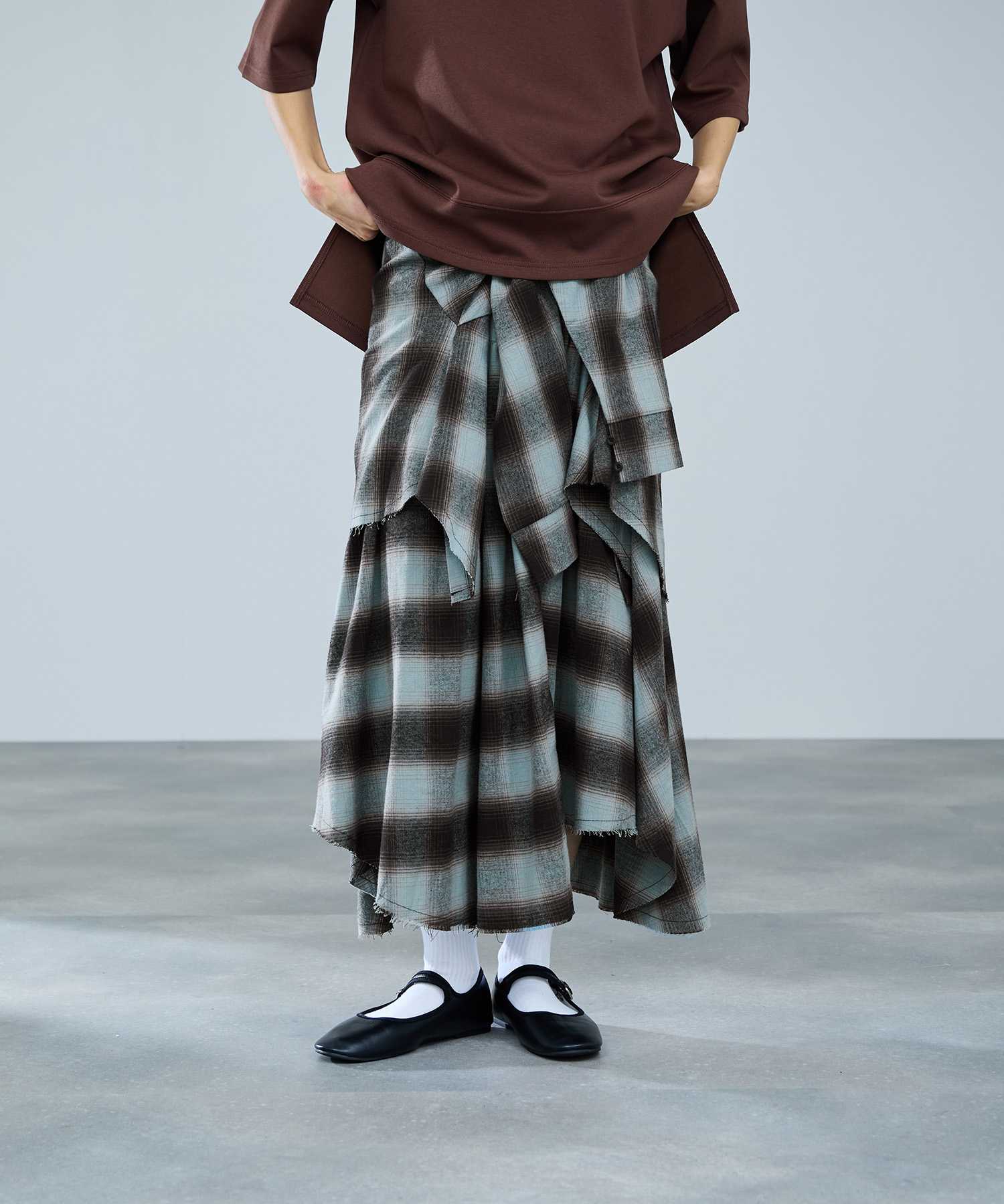 [全品P5倍＆最大25%OFFマラソンクーポン]ミリデラール milli de l'air フレアスカート レディース アシンメトリー フェイクスリーブ ボトムス オンブレチェック 黒 ロングスカート