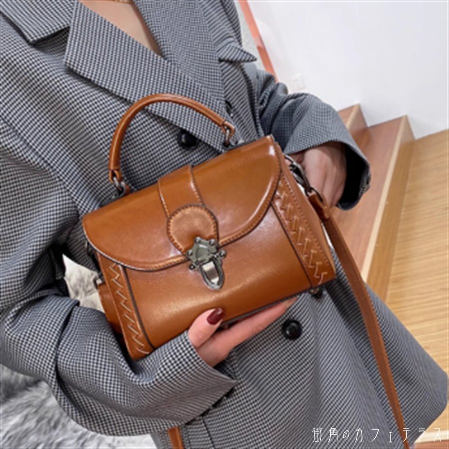 樂天商城 - ショルダーバッグ 3色 小さめ コンパクト 薄型 ストラップ 斜め掛け マチ付き 肩掛け 持ち手 PU レザー エレガント 可愛い 大人可愛い きれいめ シンプル カジュアル シック コンサバ 華やか 大人 上品 おしゃれ お洒落 レトロ 主役級 こなれ感 高見え 高級感 ヴィンテージ感
