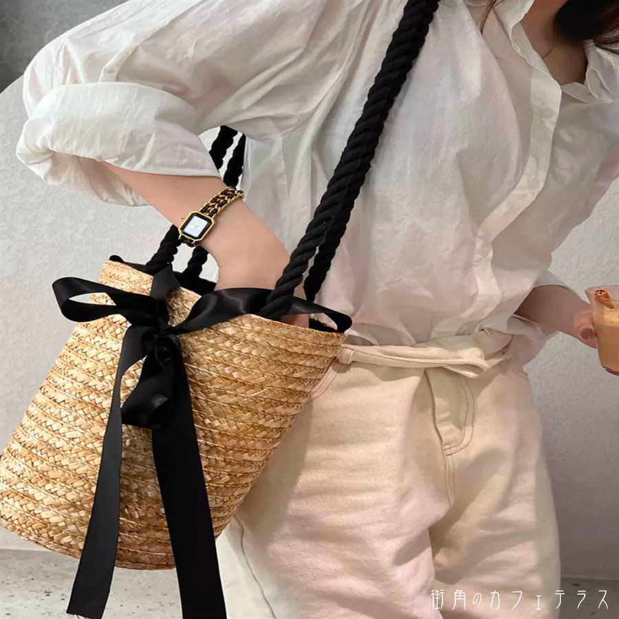 ショルダーバッグ ストローバッグ かごバッグ 小さめ ストラップ 斜め掛け 肩掛け 可愛い 大人可愛い きれいめ シンプル カジュアル コンサバ 華やか 大人 上品 おしゃれ お洒落 主役級 こなれ感 高見え 季節感 無地 30代 40代 レディース 女性用 巾着 夏 普段使い