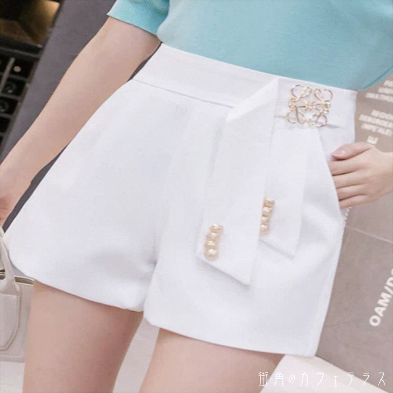 ショートパンツ 3色 ボトム ミニ丈 ポケット 装飾 かわいい 大人可愛い 大人女子 綺麗 シンプル カジュアル 大人 上品 おしゃれ お洒落 こなれ感 ラフ エレガント コンサバ 着痩せ レディライク 無地 春 夏 10代 20代 レディース 女性用 デート お出かけ 女子会 お呼ばれのサムネイル