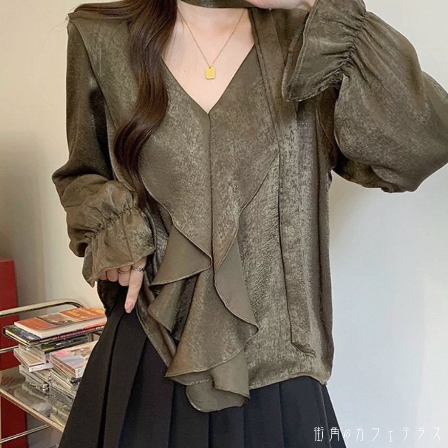 Long-Sleeved - ブラウス 2色 トップス デコラティブ ゆる 長袖 フレア袖 フレアスリーブ Vネック Aライン フレア 薄手生地 無地 かわいい 大人可愛い 大人女子 こなれ感 シンプル カジュアル 大人 上品 おしゃれ お洒落 ラフ コンサバ エレガント シック デート お出かけ お茶会 女子会