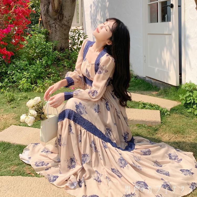 ロングワンピ マキシ 薄手生地 エレガント 可愛い 大人可愛い きれいめ シンプル カジュアル コンサバ 華やか 大人 上品 おしゃれ お洒落 レトロ ゆったり 長袖 ラウンドネック Aライン フレア プルオーバー 主役級 こなれ感 高見え フェミニン ガーリー 花柄 春 レディースのサムネイル