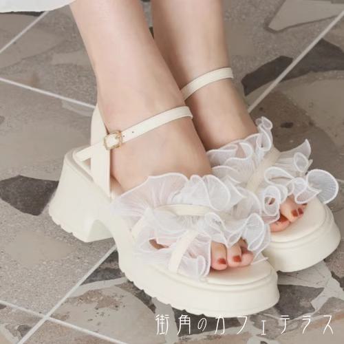 サンダル 2色 靴 シューズ ローヒール フリル エレガント 可愛い 大人可愛い きれいめ シンプル カジュアル シック コンサバ 華やか 大人 上品 おしゃれ 主役級 こなれ感 高見え 高級感 フェミニン 無地 夏 レディース 女性用 ママ 20代 30代 40代 デート お出かけ 女子会のサムネイル