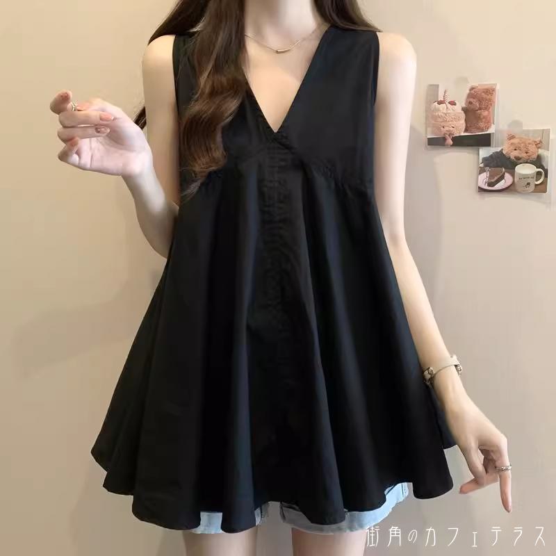 カットソー タンクトップ トップス ロング丈 チュニック ゆったり ノースリーブ Vネック Aライン フレア プルオーバー 薄手生地 無地 かわいい 大人可愛い 大人女子 こなれ感 シンプル カジュアル 大人 上品 おしゃれ お洒落 ラフ コンサバ エレガント シック デートのサムネイル