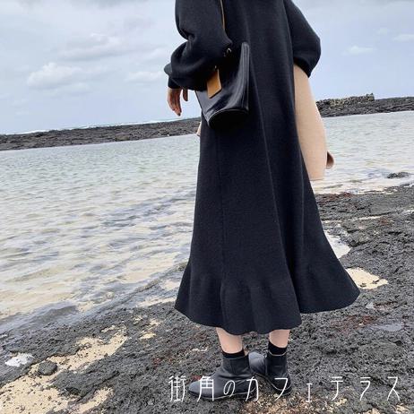 ロングワンピ 2色 ひざ丈 ミモレ ゆったり ゆる ランタンスリーブ 萌え袖 Uネック Aライン フレア 厚手生地 ニット 可愛い シンプル カジュアル おしゃれ 無地 秋 冬 レディース 女性用 ママ 20代 30代 40代 デート お出かけ 女子会 お呼ばれ 休日 お茶会