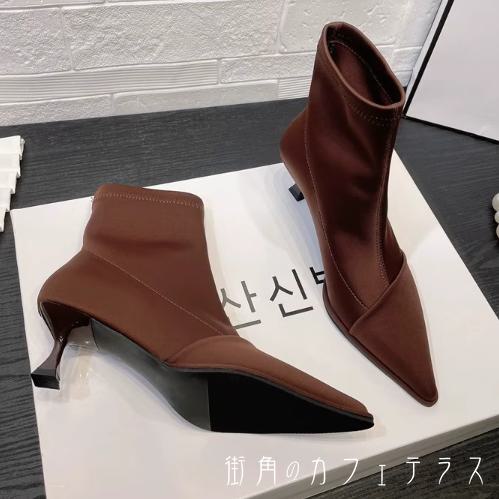 樂天商城 - ショートブーツ 2色 靴 シューズ ローヒール ポインテットゥ 異素材ドッキング エレガント 可愛い 大人可愛い きれいめ シンプル カジュアル シック コンサバ 華やか 大人 上品 おしゃれ 主役級 こなれ感 無地 冬 お呼ばれ レディース 女性用 30代 40代 通勤 デート お出かけ