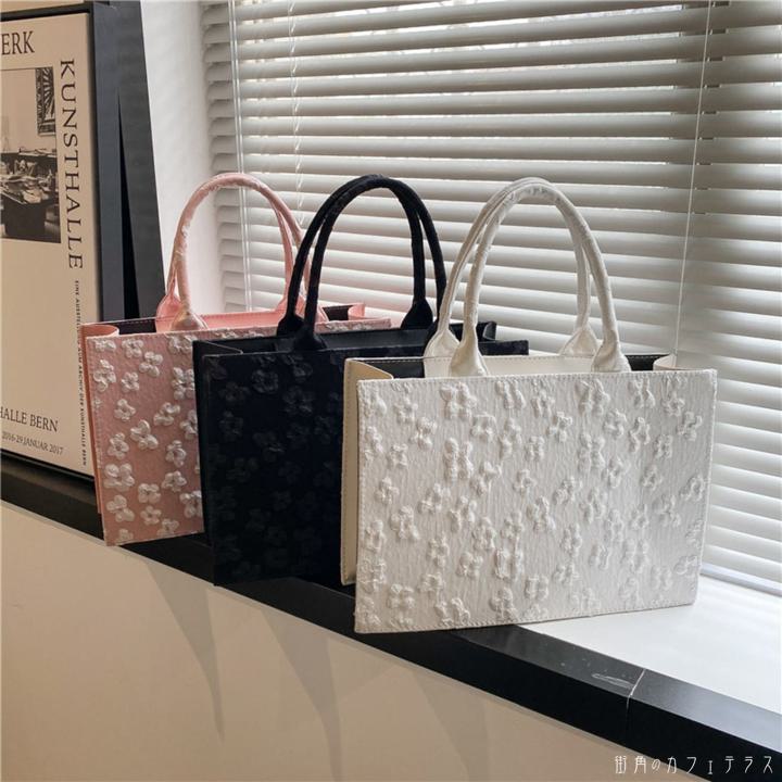 トートバッグ 3色展開 ピンク ホワイト ブラック 刺繍 フラワー きれいめ 大人かわいい 通勤 通学 通勤スタイル カレッジコーデ デート お出かけLINE友だち登録はコチラから &gt&gt3色展開のトートバッグ♪しっかり収納できるサイ...
