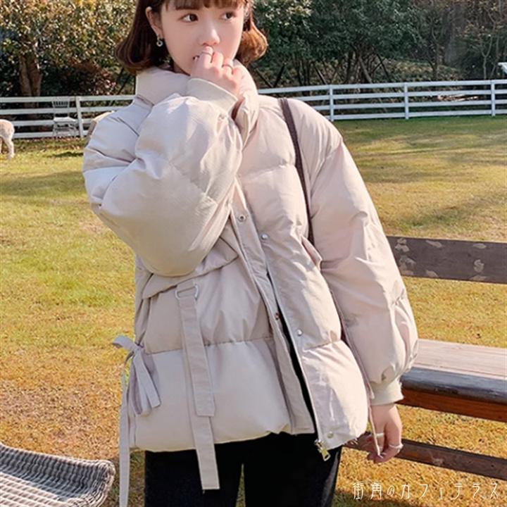 アウター ジャケット 3色 ブルゾン 羽織り ダウンジャケット 袖あり 長袖 ハイネック Aライン フレア リボン ポケット 厚手生地 あったか かわいい 大人可愛い 大人女子 こなれ感 シンプル カジュアル 大人 おしゃれ お洒落 ラフ コンサバ フェミニン ガーリー 無地 冬 雪