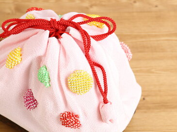 正絹 鹿の子しぼりパッチワーク巾着(全3色/2種) 絞り技法 鹿の子 巾着 和装バッグ 手作り 竹籠 カゴ 大人用 女性用 白 紫 赤 ピンク 七宝 ドット 水玉【あす楽】