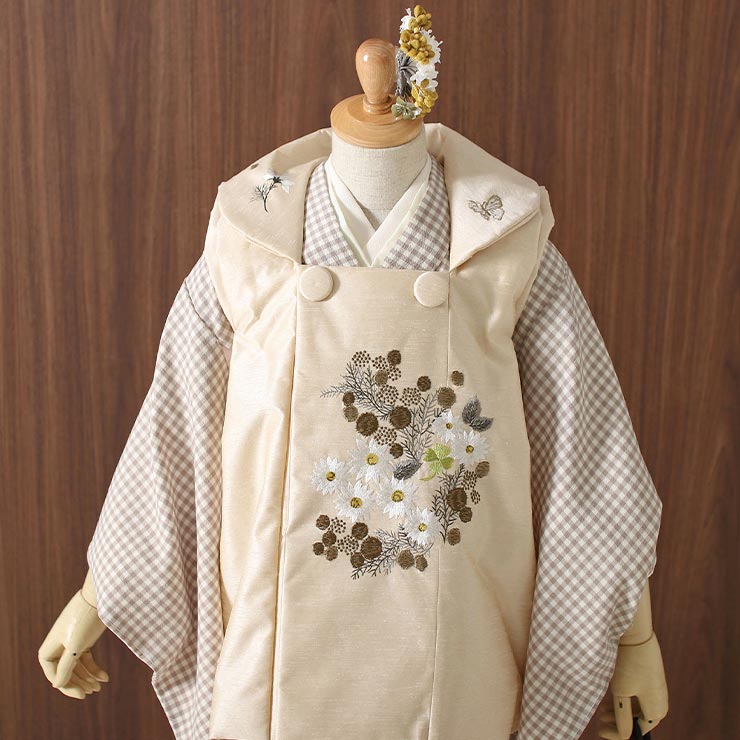 【レンタル】七五三 3歳 女の子 被布セット 着物 ブラウン 被布 クリーム SF-1 レンタル きもの フルセット 753 女児 子供用 キッズ こども 着物セット 振袖 振袖セット KamiShibai チェック 刺繍 茶色 花柄 かわいい おしゃれ 貸衣裳 きものレンタル (mo107) 2