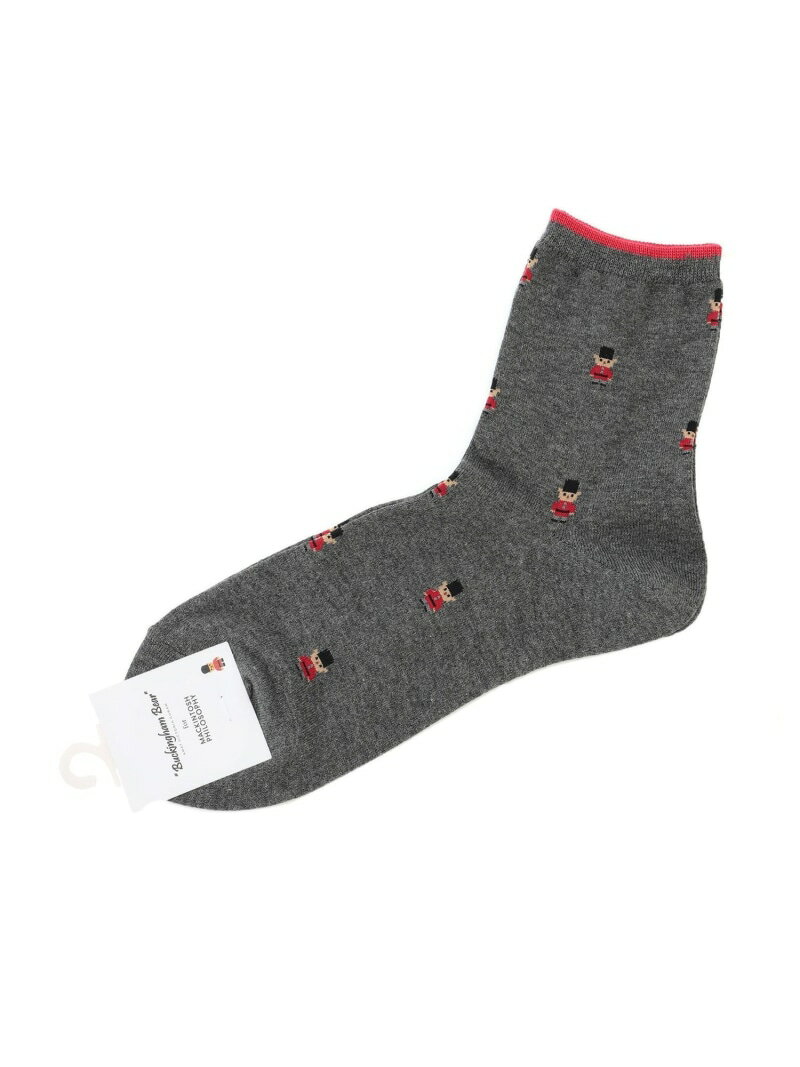 【予約商品について】 ※「先行予約販売中」「予約販売中」をご注文の際は予約商品についてをご確認ください。■重要なお知らせ※ 当店では、ギフト配送サービス及びラッピングサービスを行っておりません。ラッピング・ギフト配送について同時に複数の商品を注文された場合メーカー希望小売価格についてご利用ガイドMACKINTOSH PHILOSOPHY（マッキントッシュ フィロソフィー）バッキンガムベア カジュアルソックスバッキンガムベアカジュアルソックスバッキンガムベアモチーフのソックス。足元からさりげなくチラ見せするのもおすすめです。ギフトとしてもおすすめの一足です。対応目安サイズ：25-27cm※この商品はサンプルでの撮影を行っています。実際の商品とイメージ、仕様が異なる場合がございます。型番：H1X31630---06-X QE2732【採寸】サイズ全長ペンダントトップ重量X16cm-35g商品のサイズについて【商品詳細】MADE IN JAPAN素材：綿 ナイロン レーヨン ポリウレタンサイズ：X※画面上と実物では多少色具合が異なって見える場合もございます。ご了承ください。商品のカラーについて