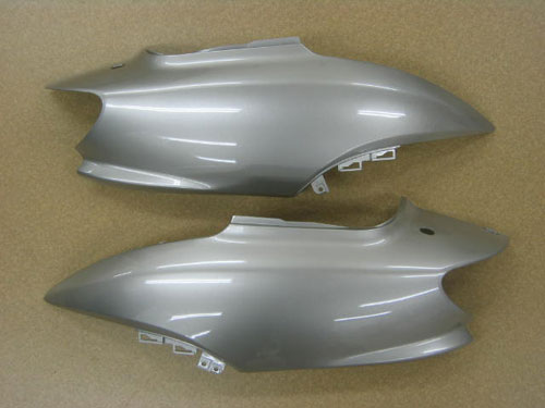 【在庫限りの大特価！！※売り切れ次第終了となります】リモコンジョグ/SA16J5KNタイプボディーカバー右シルバー3/JOG-ZR 50 /JOG-Z